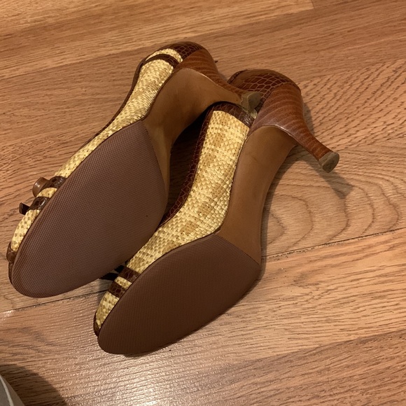 Heels - Picture 2 of 2